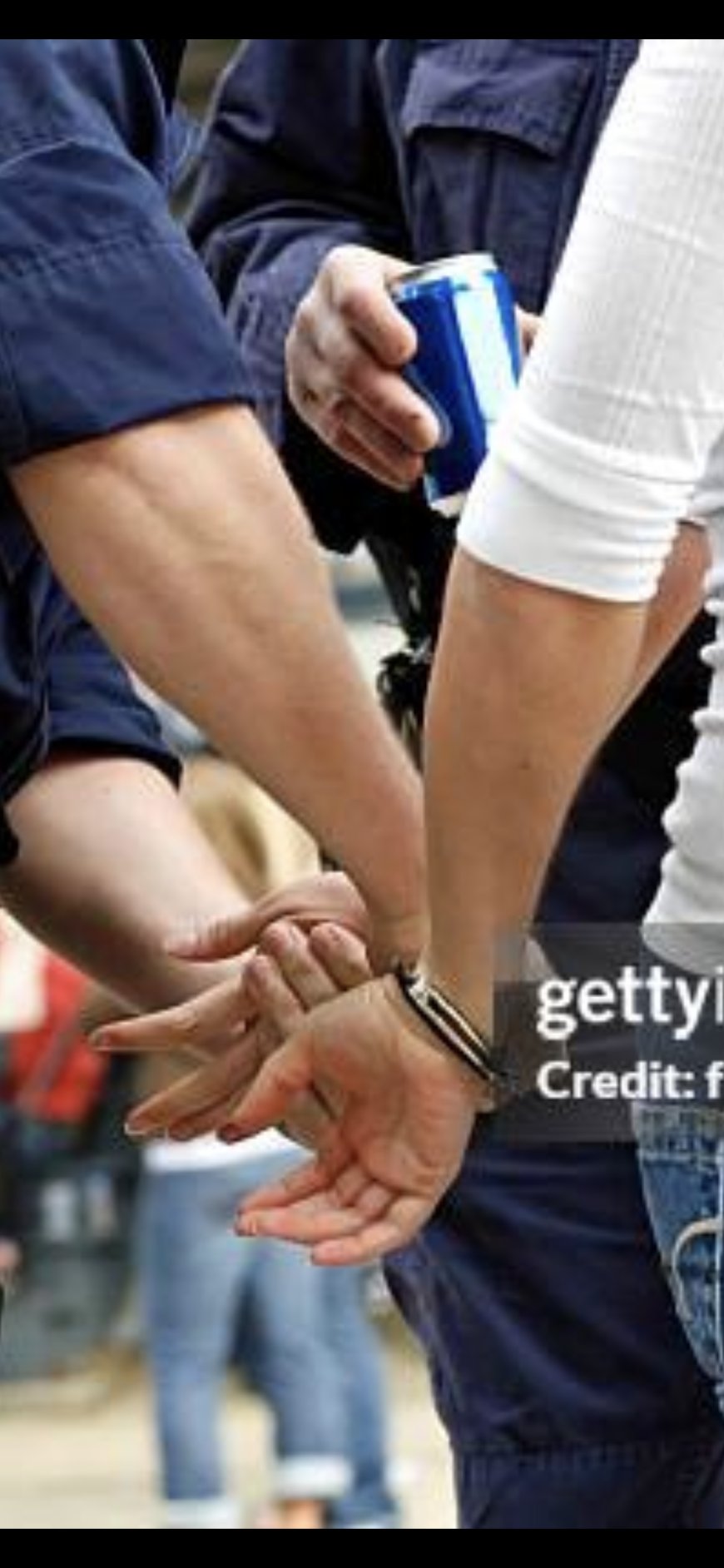 இலங்கையில் பண மோசடியில் மூன்று பெண்கள்