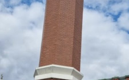 England, Manchester பள்ளிவாசலில் ஆயுதங்களுடன் தாக்குதல் முயற்சி.